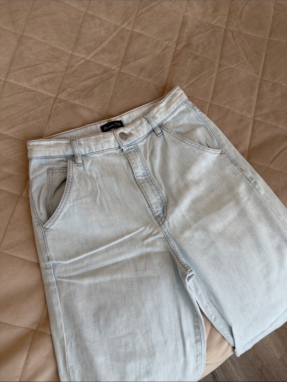 Massimo Dutti Light Wash High-Rise Women’s Jeans